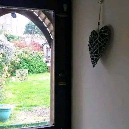 Cosy 3-bedroom Townhouse Private Garden *