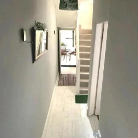 Cosy 3-bedroom Townhouse Private Garden * Wexford